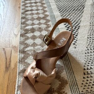 Kirk’s pumps size 6